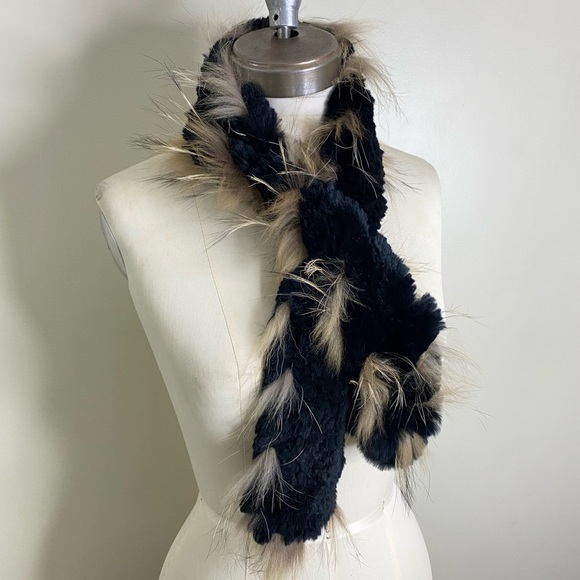 2 WAY MINK FUR WOVEN NET SCARF WITH SPIRAL WOVEN FUR AROUND THE EDGE! - Picture 3 of 8